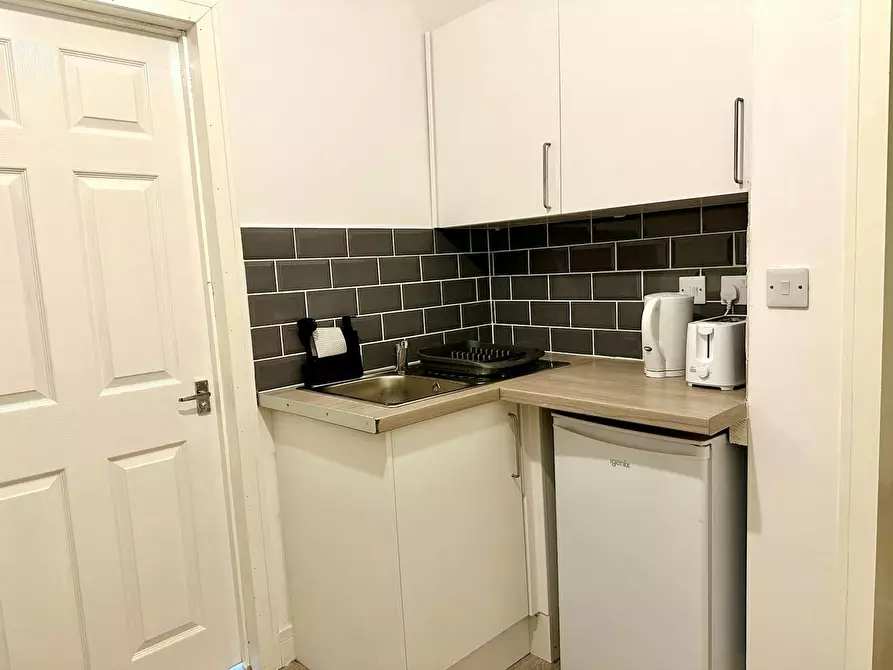 Immagine 10 di Appartamento in affitto  in Neath Road a Tonna