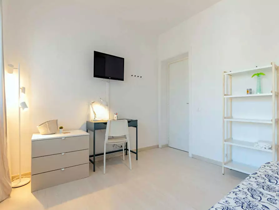 Immagine 4 di Camera in affitto  in Viale degli Ammiragli a Roma