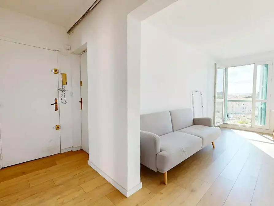 Immagine 9 di Camera in affitto  in Rue Claude Mellarède a Nîmes
