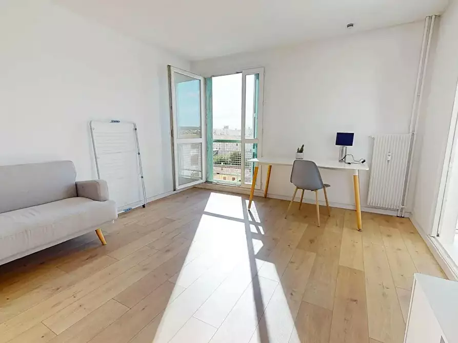 Immagine 8 di Camera in affitto  in Rue Claude Mellarède a Nîmes