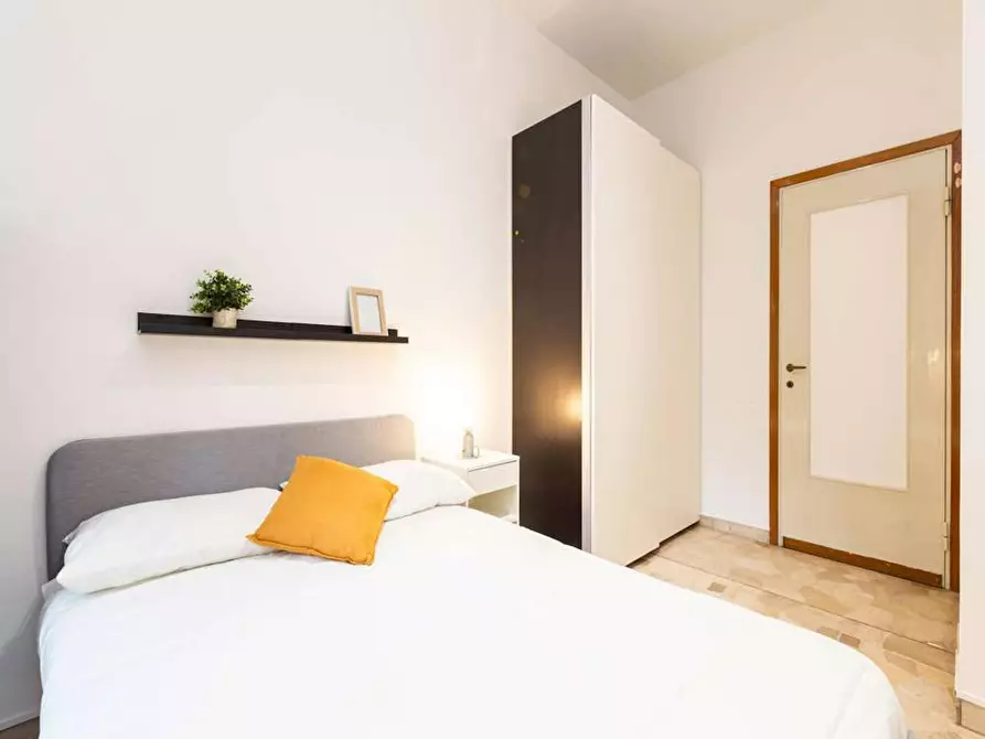 Immagine 1 di Camera in affitto  in Via Francesco Primaticcio a Milano