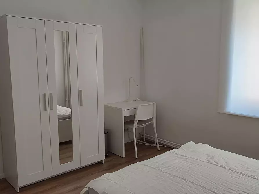 Immagine 5 di Camera in affitto  in Boulevard Joseph Tirou a Charleroi