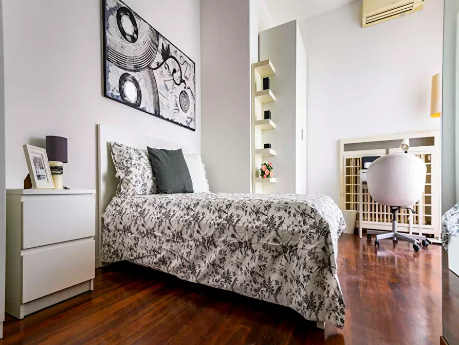 Immagine 1 di Camera in affitto  in Via Ippodromo a Milano