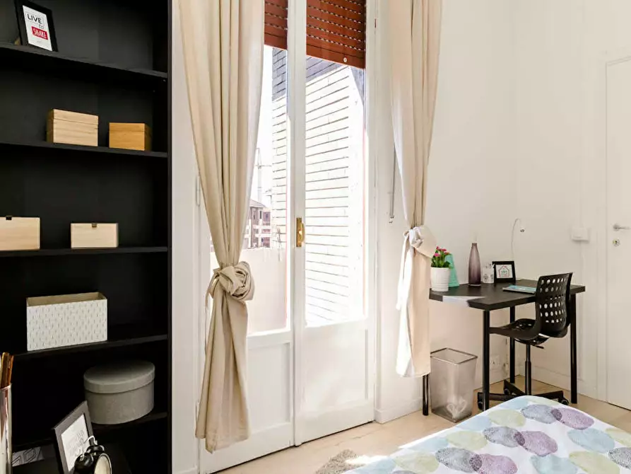 Immagine 5 di Camera in affitto  in Via Salvatore Barzilai a Milano