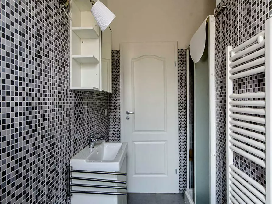 Immagine 6 di Camera in affitto  in Via Oreste Regnoli a Bologna