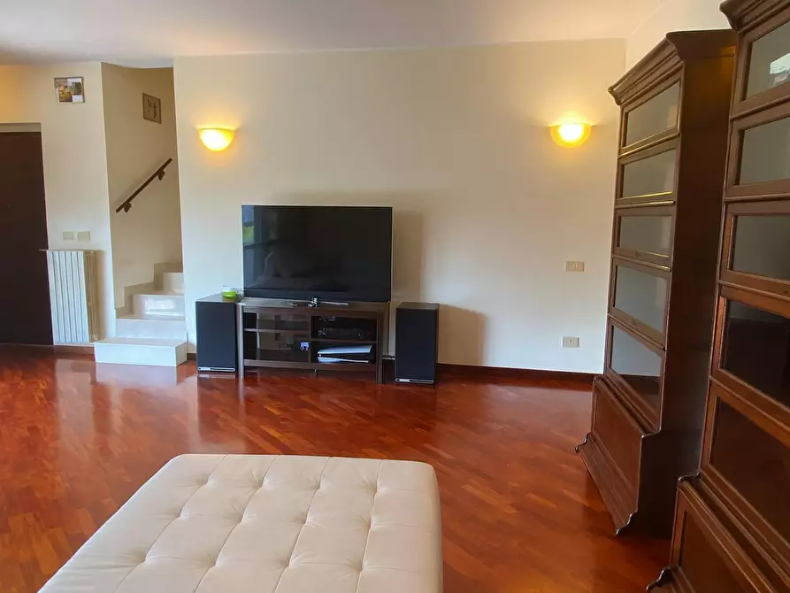 Immagine 4 di Appartamento in affitto  in Via Giambellino a Milano