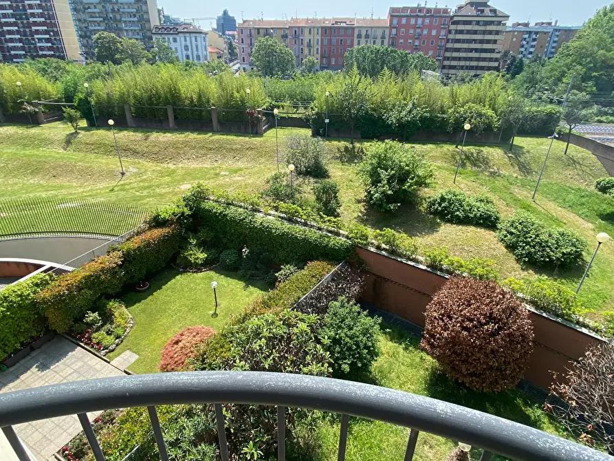 Immagine 8 di Appartamento in affitto  in Via Giambellino a Milano