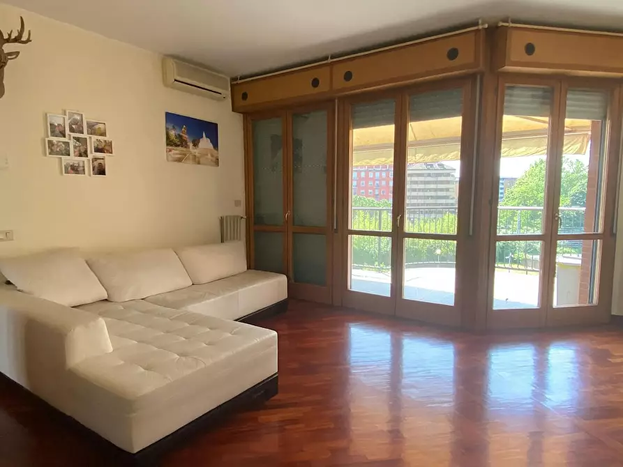Immagine 1 di Appartamento in affitto  in Via Giambellino a Milano