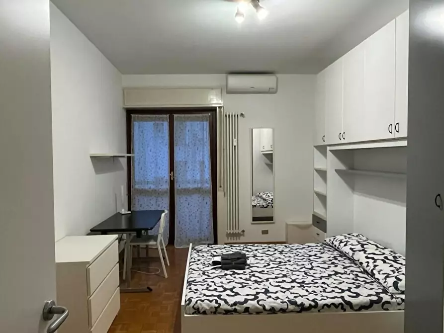 Immagine 4 di Appartamento in affitto  in Via Col Moschin a Milano