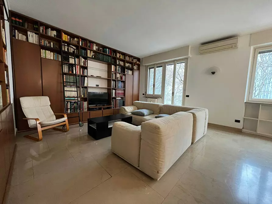 Immagine 1 di Appartamento in affitto  in Via Roberto Sarfatti a Milano