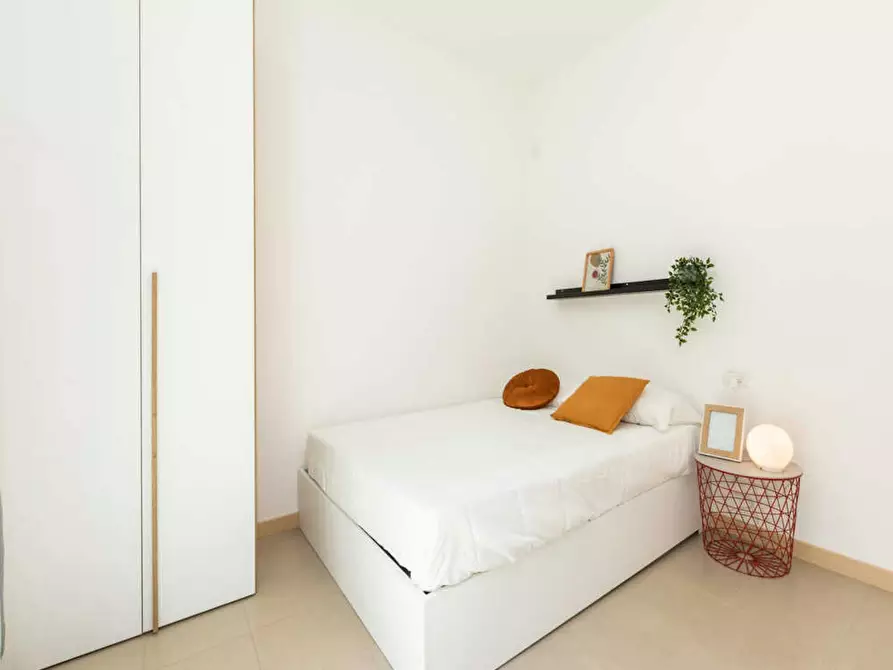 Immagine 4 di Camera in affitto  in Via Gardone a Milano