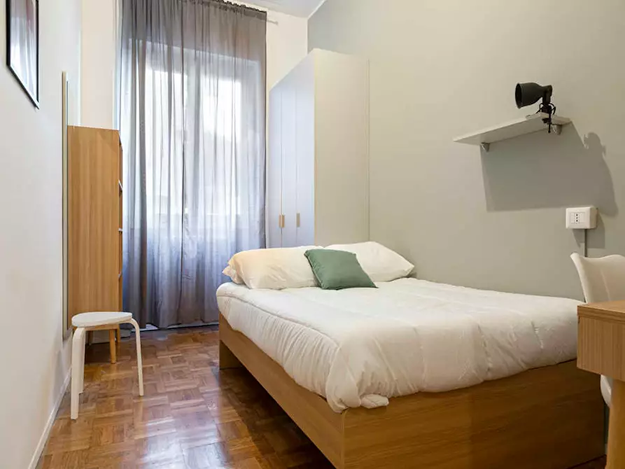 Immagine 1 di Camera in affitto  in Via Amatore Sciesa a Milano