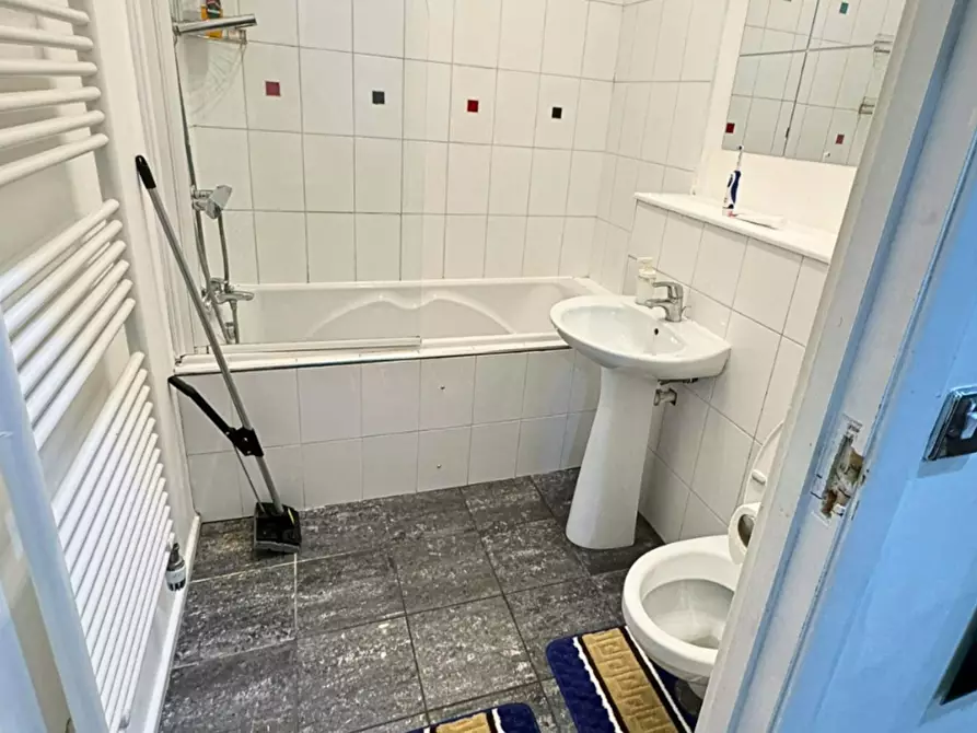 Immagine 9 di Appartamento in affitto  in James Street a 