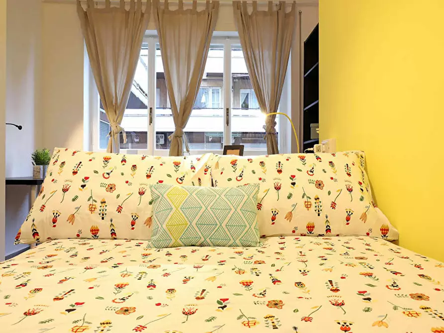 Immagine 1 di Camera in affitto  in Via Antonino Lo Surdo a Roma