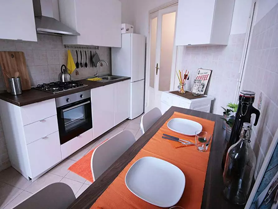 Immagine 10 di Camera in affitto  in Via Guercino a Milano