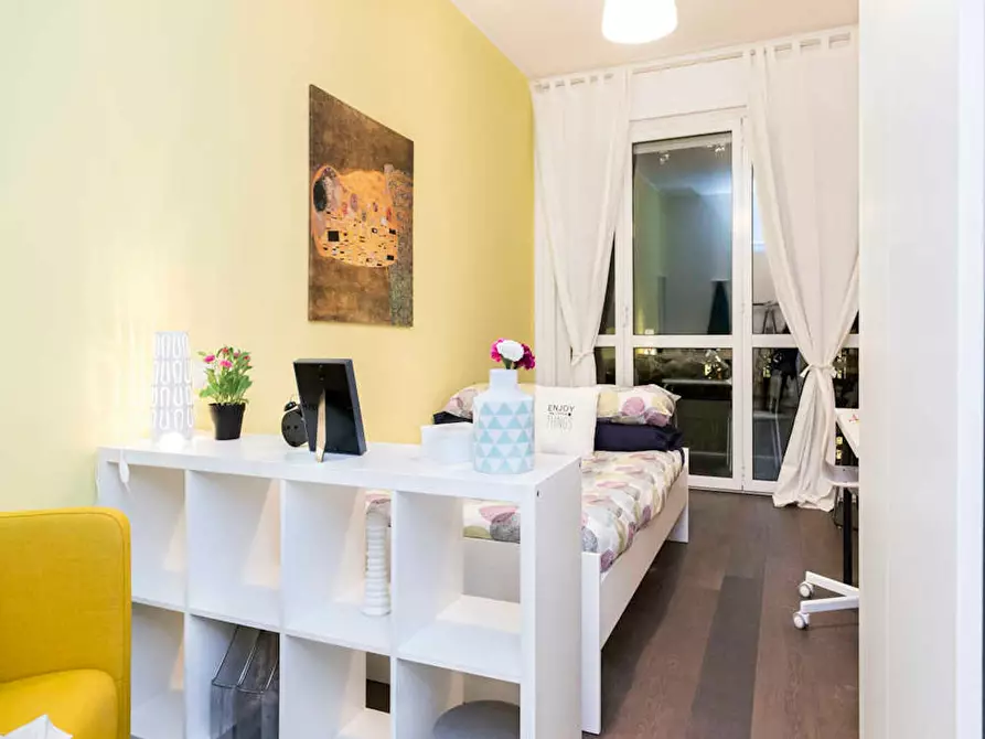 Immagine 3 di Camera in affitto  in Via Antonio Canova a Milano