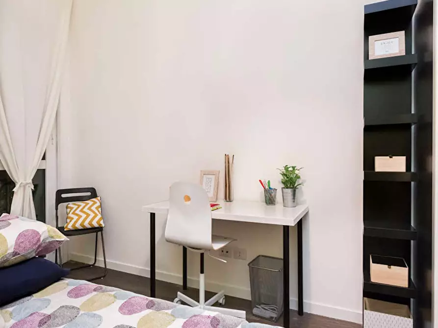 Immagine 2 di Camera in affitto  in Via Antonio Canova a Milano