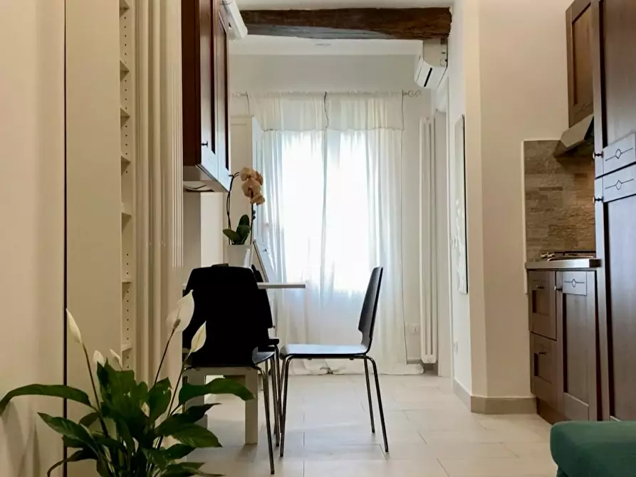 Immagine 2 di Appartamento in affitto  in Mura di Porta d'Azeglio a Bologna