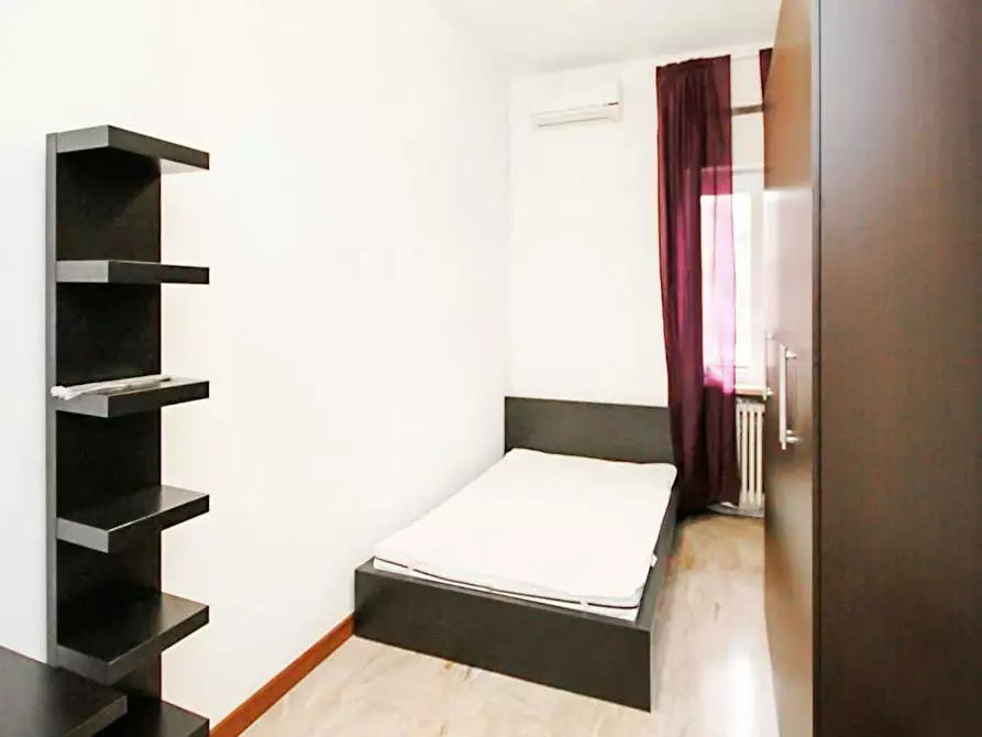 Immagine 8 di Camera in affitto  in Viale Sabotino a Milano