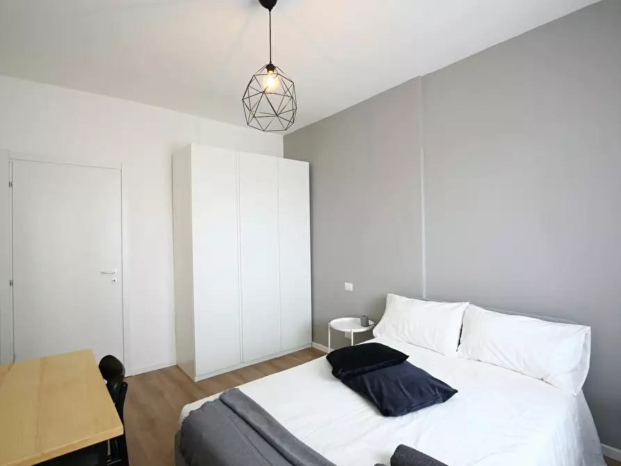 Immagine 2 di Camera in affitto  in Via Carlo Marx a Milano