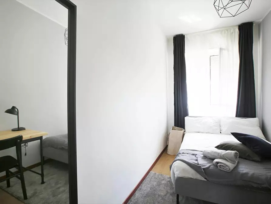 Immagine 2 di Camera in affitto  in Via Carlo Marx a Milano