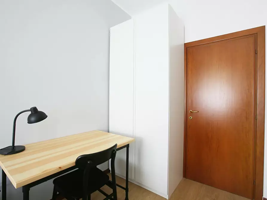 Immagine 1 di Camera in affitto  in Via Carlo Marx a Milano