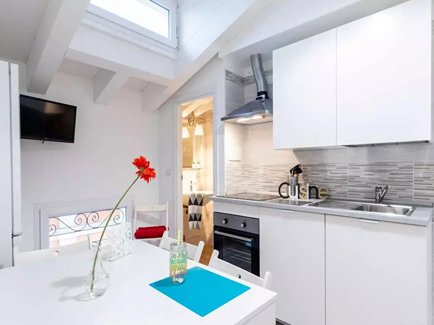 Immagine 9 di Camera in affitto  in Viale Alfredo Oriani a Bologna