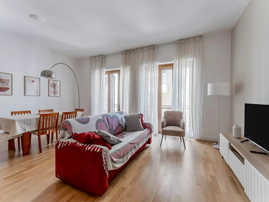 Immagine 10 di Appartamento in affitto  in Via dell'Accademia dei Virtuosi a Roma