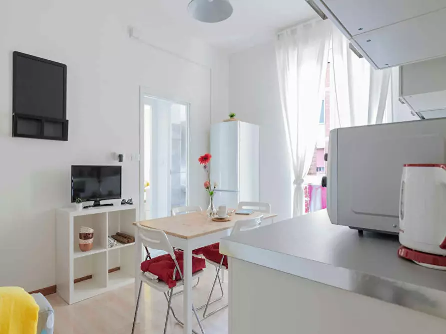 Immagine 8 di Camera in affitto  in Largo Cavalieri di Malta a Milano