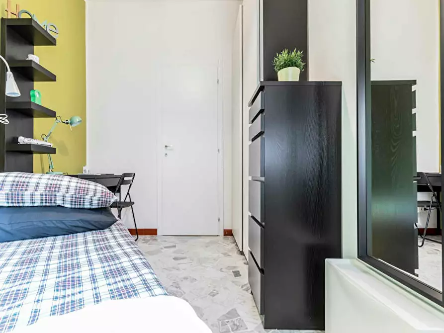 Immagine 5 di Camera in affitto  in Largo Cavalieri di Malta a Milano