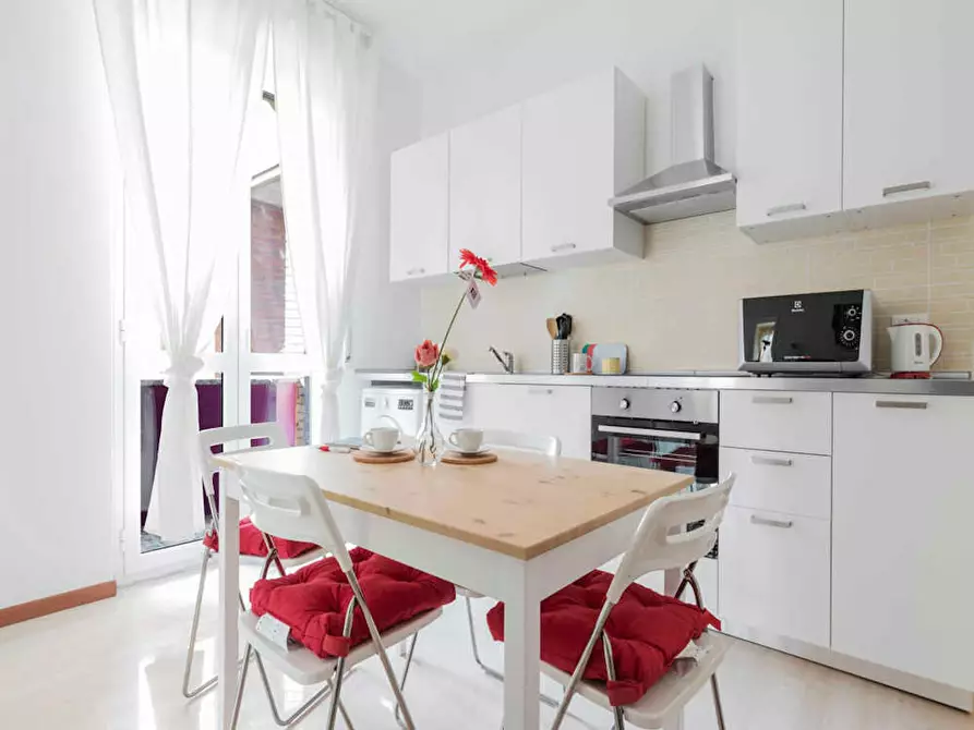 Immagine 10 di Camera in affitto  in Largo Cavalieri di Malta a Milano