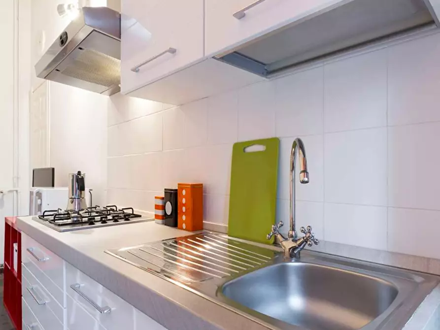 Immagine 10 di Camera in affitto  in Via Gustavo Modena a Milano