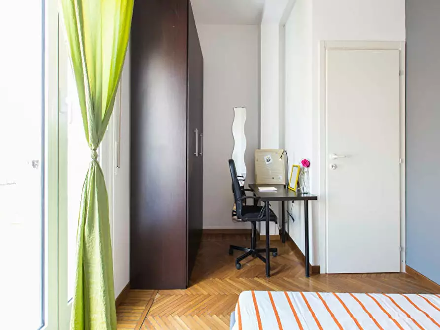 Immagine 5 di Camera in affitto  in Via Volterra a Milano