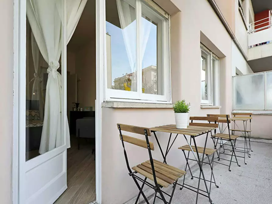 Immagine 6 di Camera in affitto  in Via Antonino Lo Surdo a Roma