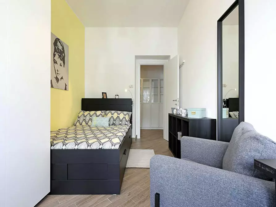 Immagine 2 di Camera in affitto  in Via Antonino Lo Surdo a Roma