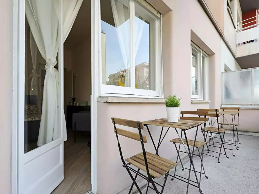 Immagine 1 di Camera in affitto  in Via Antonino Lo Surdo a Roma