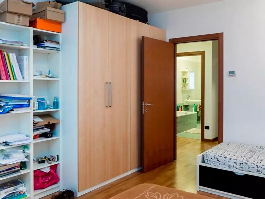 Immagine 4 di Camera condivisa in affitto  in Viale dell'Innovazione a Milano