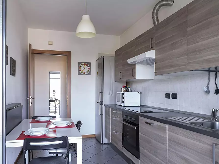 Immagine 8 di Camera condivisa in affitto  in Viale dell'Innovazione a Milano