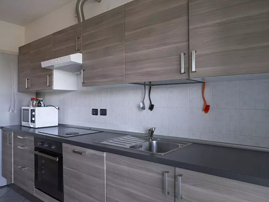 Immagine 10 di Camera condivisa in affitto  in Viale dell'Innovazione a Milano