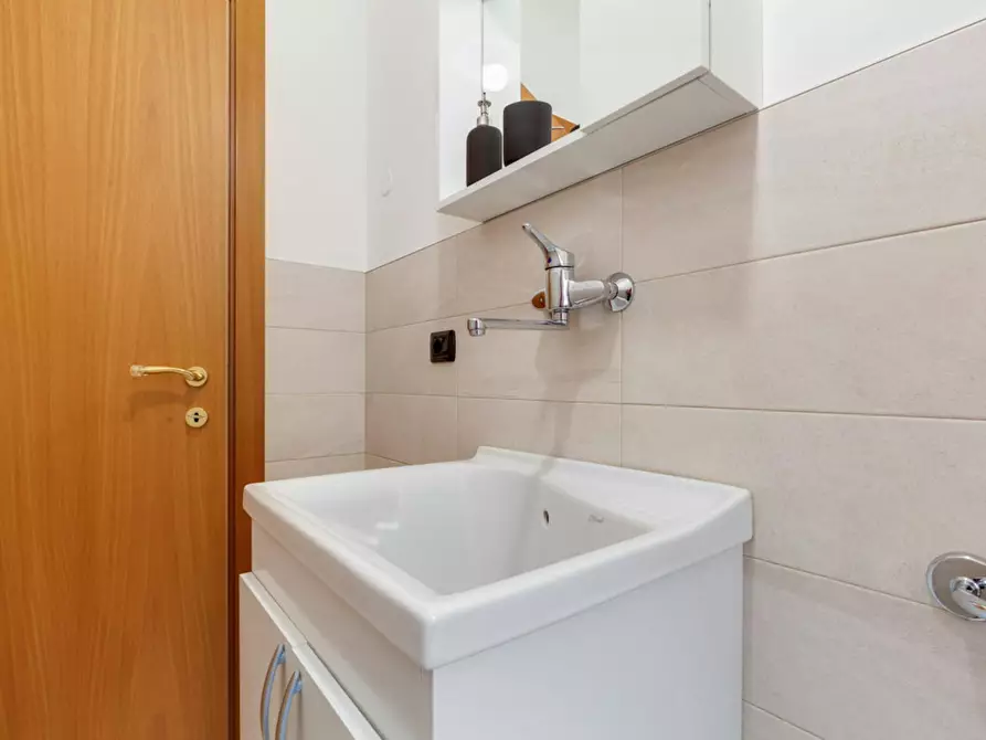 Immagine 9 di Camera in affitto  in Via Rembrandt a Milano