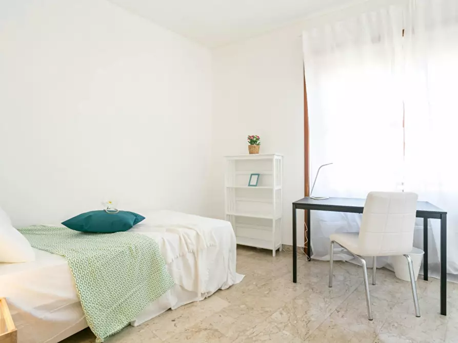 Immagine 2 di Camera in affitto  in Piazza Simone Bolivar a Milano