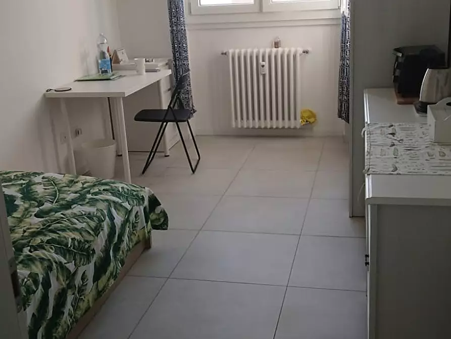 Immagine 3 di Camera in affitto  in Via Carlo Marx a Milano
