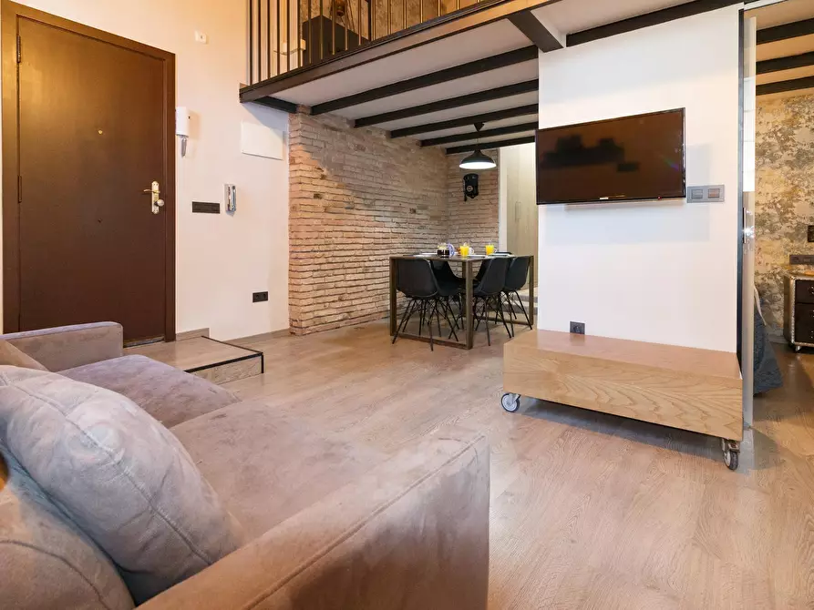 Immagine 7 di Appartamento in affitto  in Carrer del Marroc a Barcelona