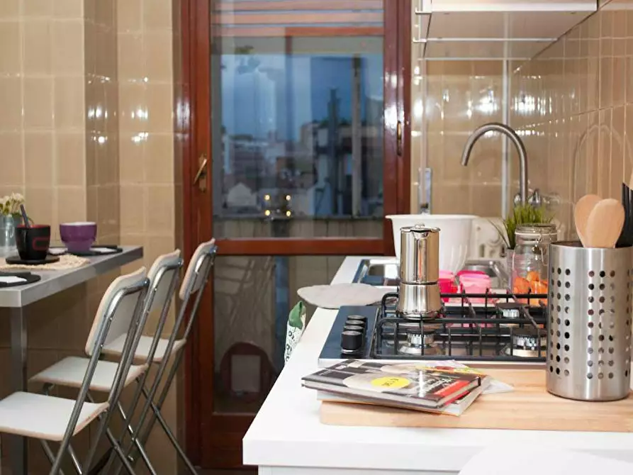 Immagine 10 di Camera in affitto  in Via Andrea Costa a Milano