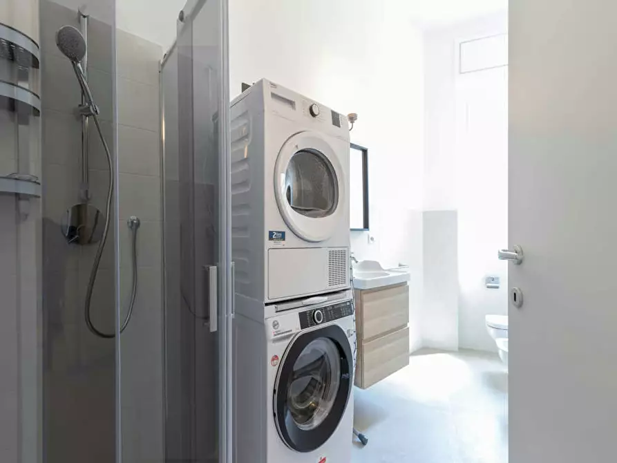 Immagine 10 di Camera in affitto  in Via della Moscova a Milano