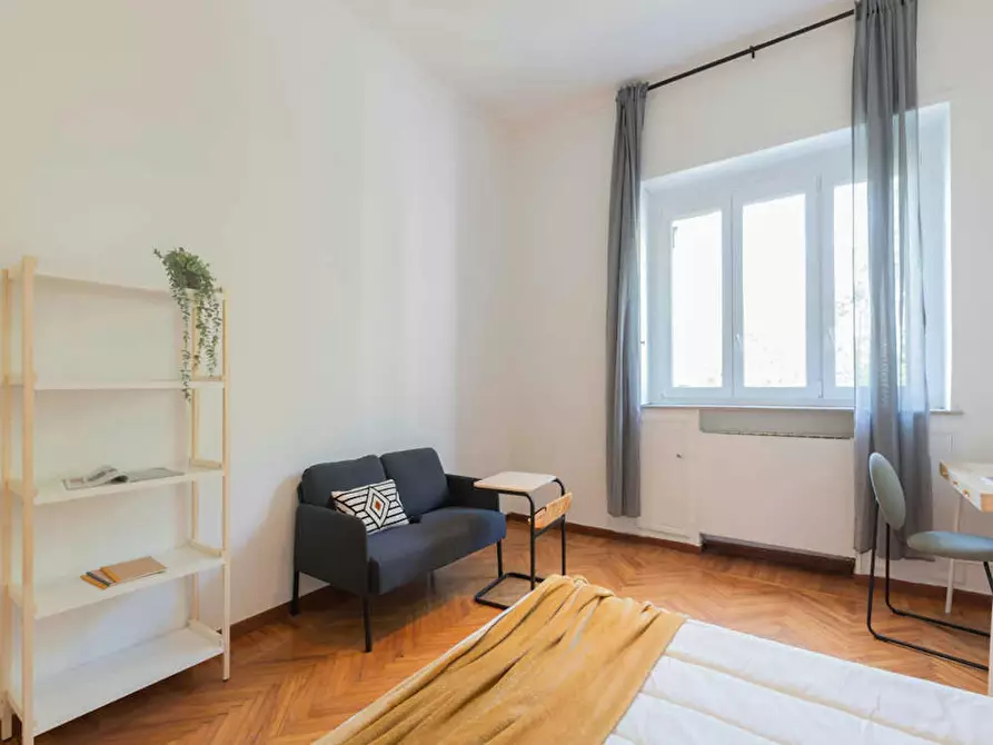 Immagine 4 di Camera in affitto  in Via della Moscova a Milano