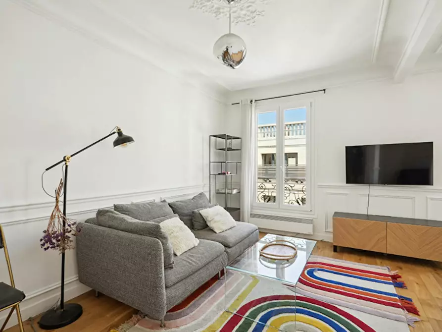 Immagine 2 di Appartamento in affitto  in Rue Louis Rouquier a Levallois-Perret