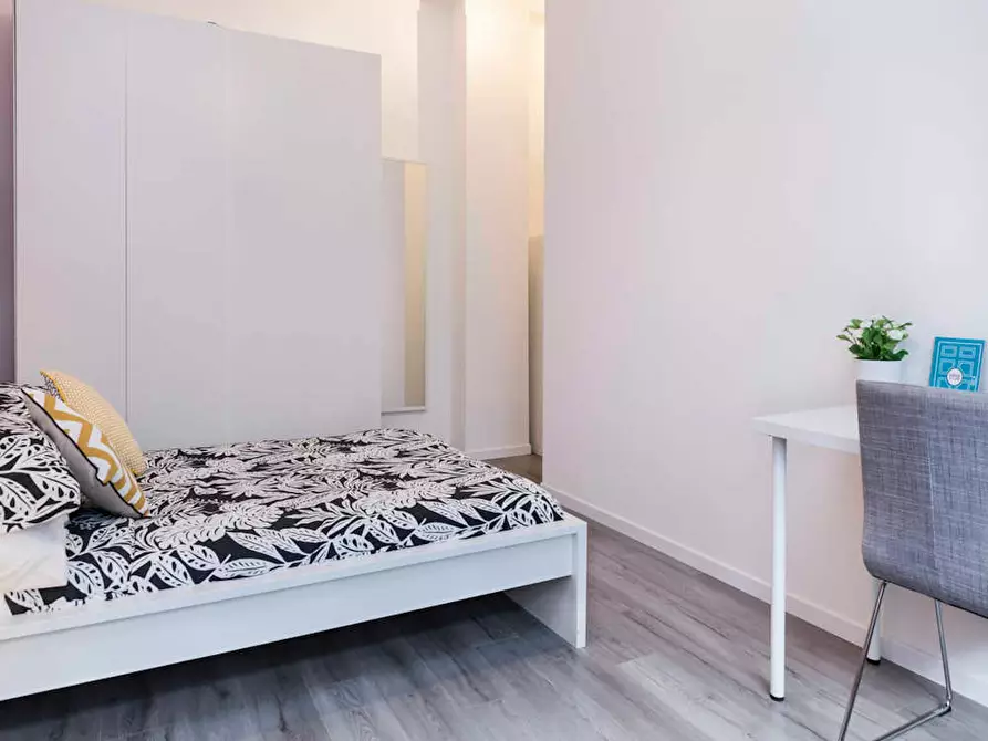 Immagine 3 di Camera in affitto  in Via Guglielmo Röntgen a Milano