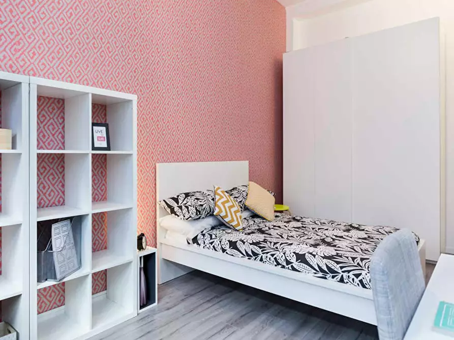 Immagine 1 di Camera in affitto  in Via Guglielmo Röntgen a Milano