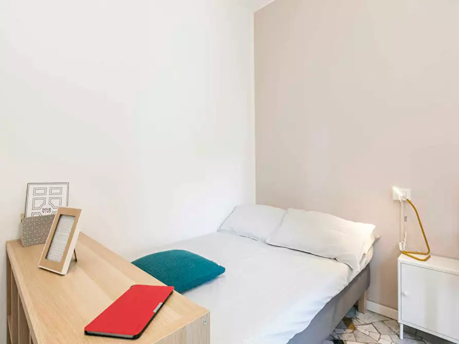 Immagine 5 di Camera in affitto  in Via Francesco Primaticcio a Milano